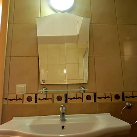 Hotel Maviev 3*
