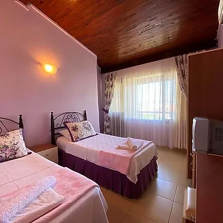 Otel Maviev Çeşme
